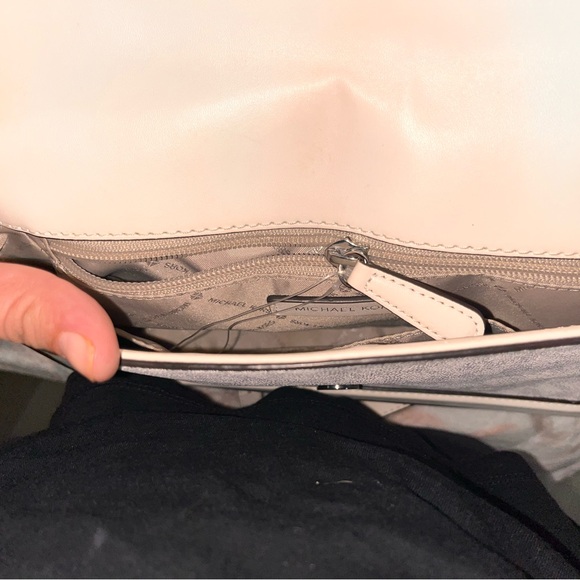 White Michael Kors purse - Picture 7 of 8